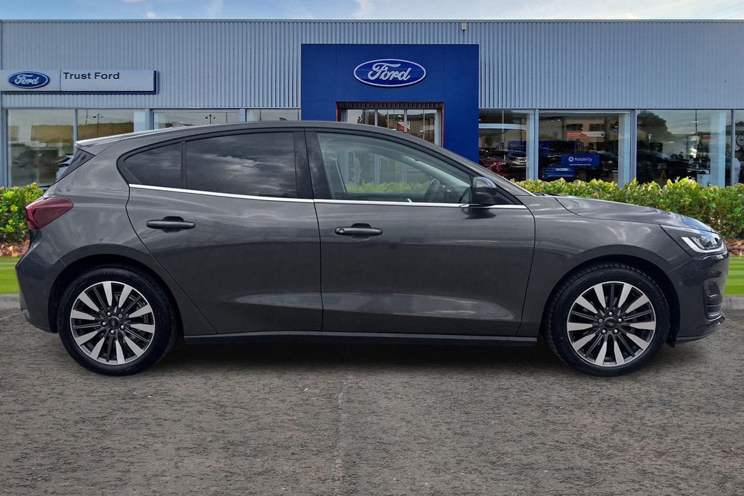 Ford FOCUS Photo 2