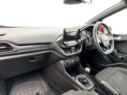 FORD Fiesta Photo 2