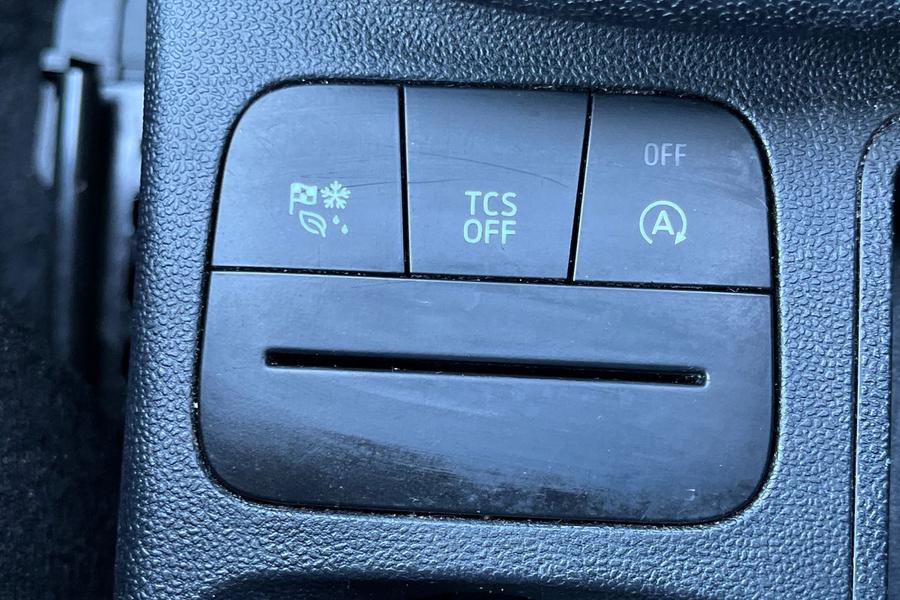 Ford FIESTA Photo autoimg-20be6ddf7783ca15548e0b5847186e8bfa0e9e26.jpg