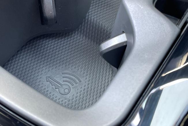 VOLKSWAGEN ID.4 Photo 46