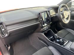 VOLVO Xc40 Photo 2