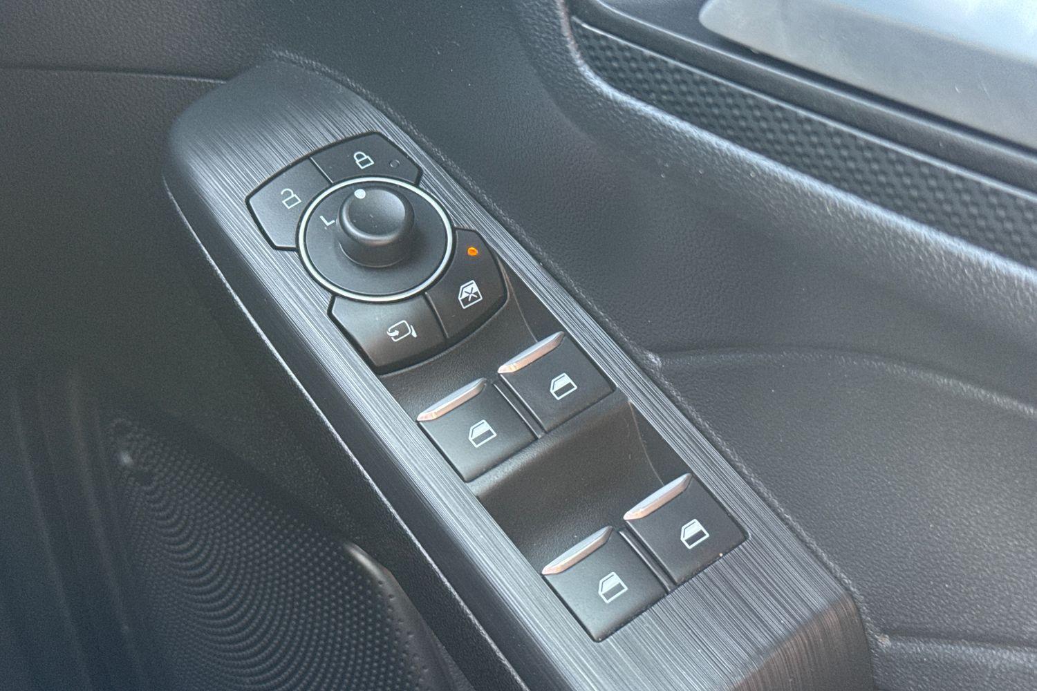 Ford KUGA Photo 15