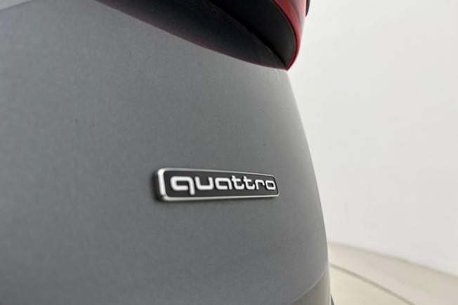 AUDI Q7 Photo 23