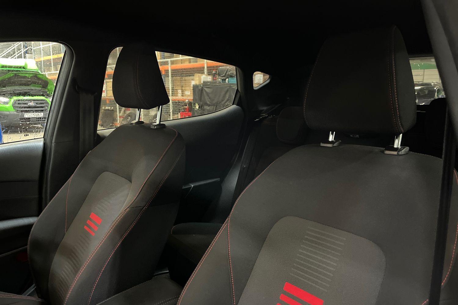 Ford FIESTA Photo 18
