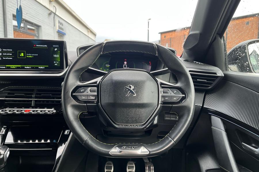Peugeot 208 Photo autoimg-20c8f10cff8622f5b7af6e027349a12f5caf3979.jpg