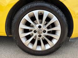 VAUXHALL Corsa Photo 5