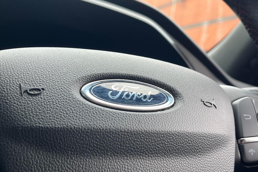 Ford Kuga Photo autoimg-20cf7053961ebc482c294e6c6f4772ac765d2dcd.jpg