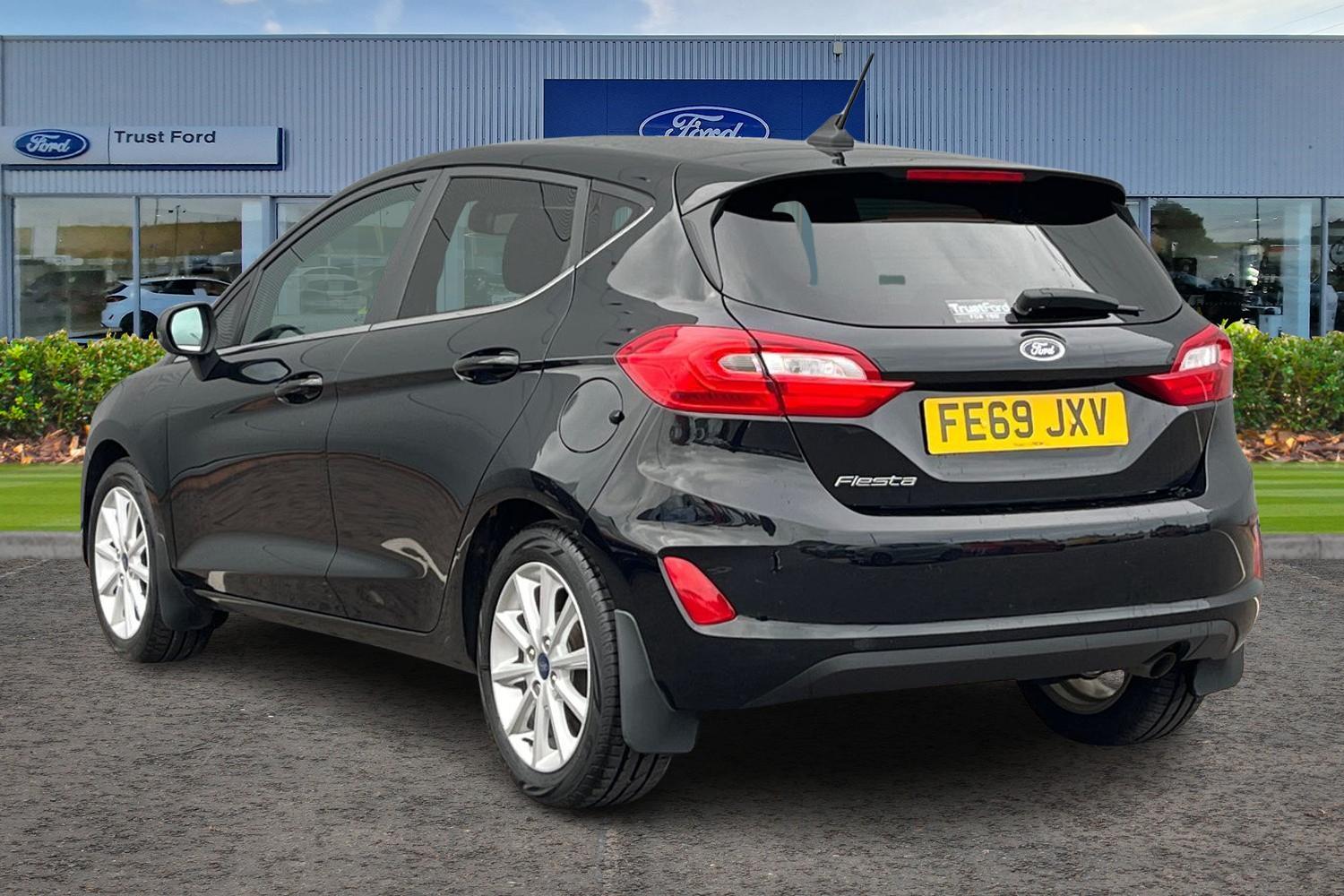 Ford FIESTA Photo 1