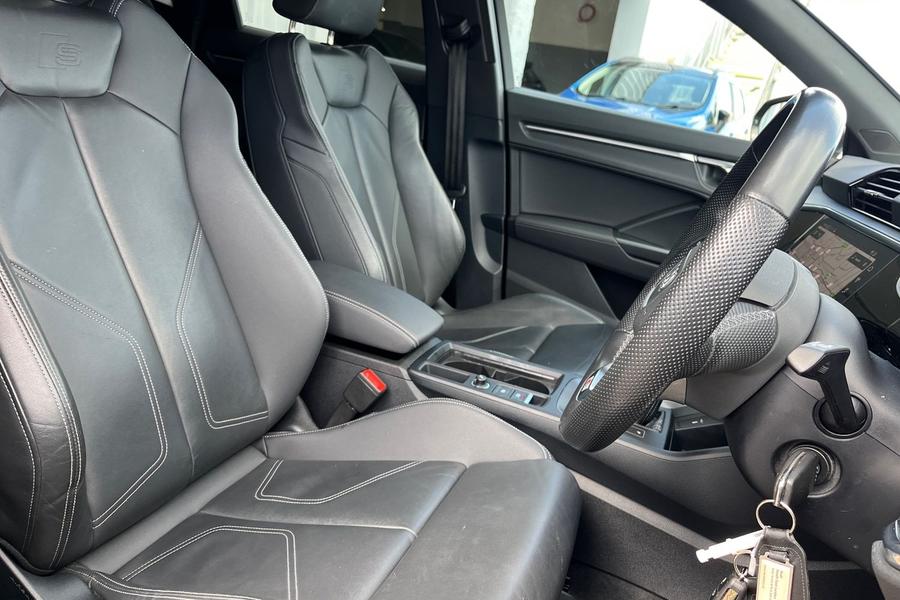 Audi Q3 Photo autoimg-20d2b873574911cfeb0ee642ba3194312a1d18b7.jpg