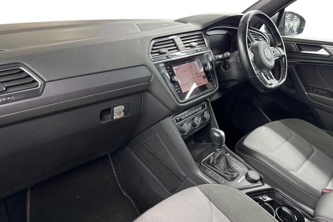 Volkswagen Tiguan Allspace Photo 2