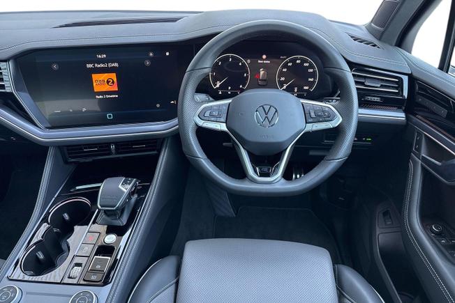 VOLKSWAGEN Touareg Photo 11