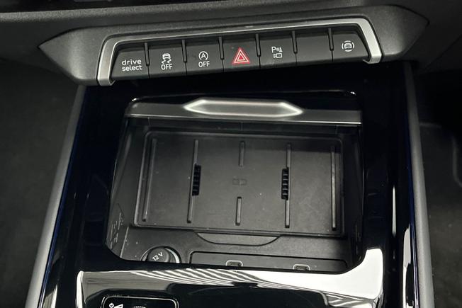 AUDI Q3 Photo 22