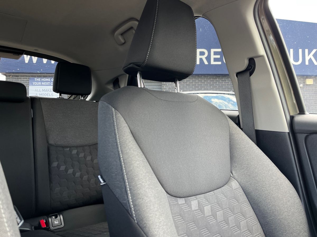 Toyota Yaris Photo 35