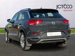 Volkswagen T-Roc Photo 3