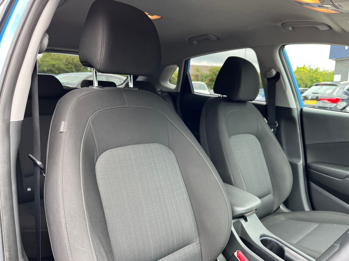 Hyundai KONA Photo 25