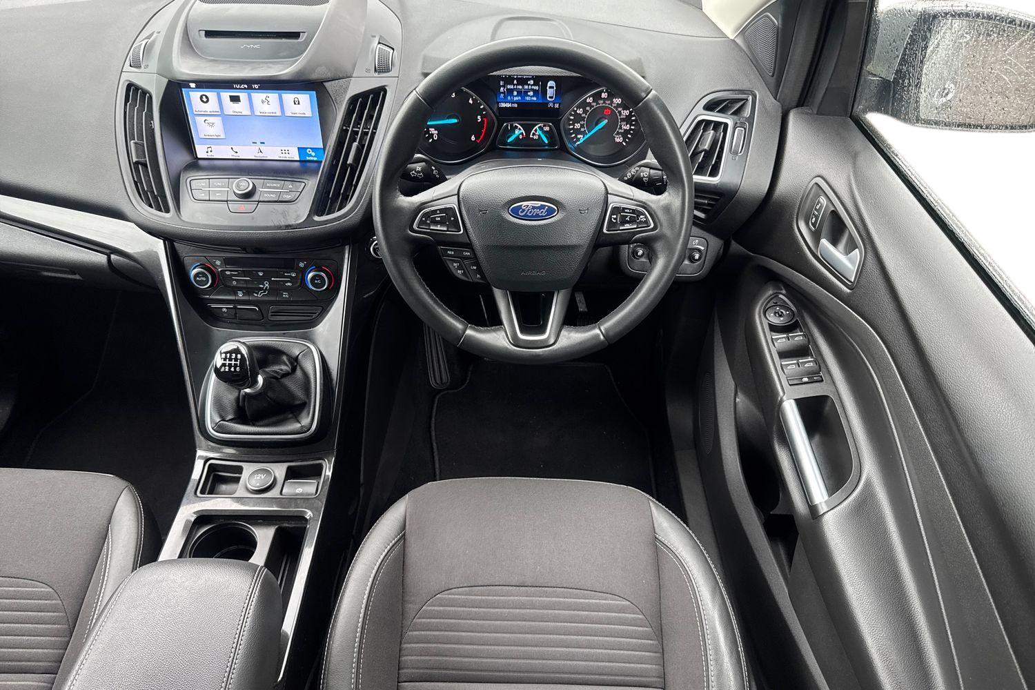 Ford KUGA Photo 10
