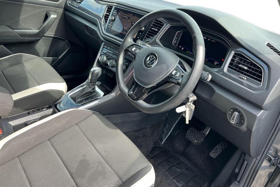 Volkswagen T-Roc Photo autoimg-20f382248e68478111dd405ea182b7f8100751fb.jpg