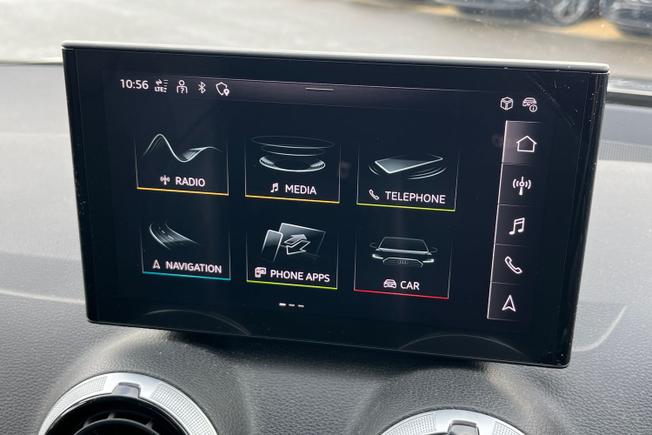 Audi Q2 Photo 14