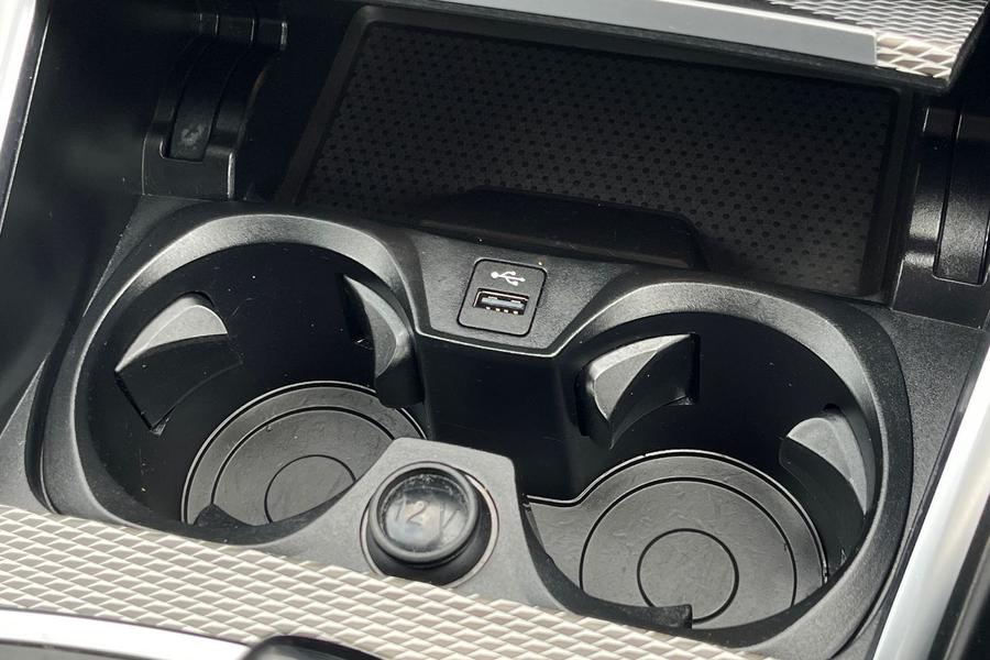 BMW 3 Series Photo autoimg-2106e82482dd32684a2b55b40892e288b839d52a.jpg