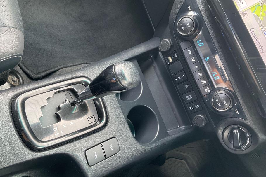 Used Toyota HILUX LS23OLX 35