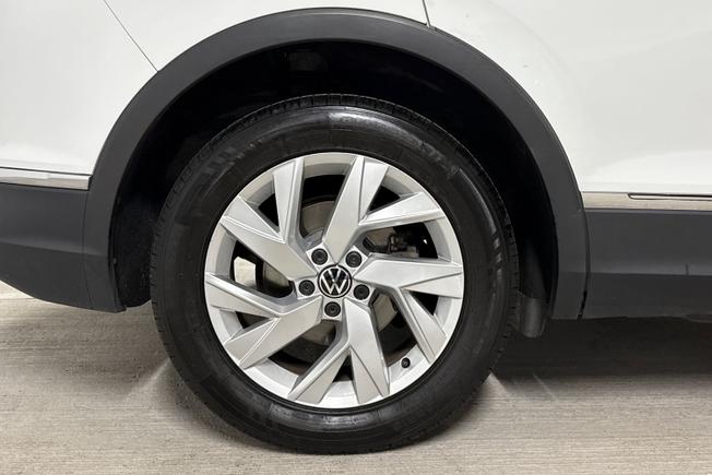 VOLKSWAGEN Tiguan Photo 5