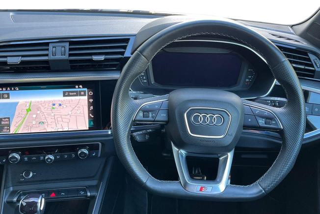 Audi Q3 Photo 11