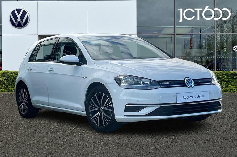 Used 2017 VOLKSWAGEN Golf 1.5 TSI EVO SE Nav Hatchback 5dr Petrol Manual Euro 6 (s/s) (130 ps) White at JCT600