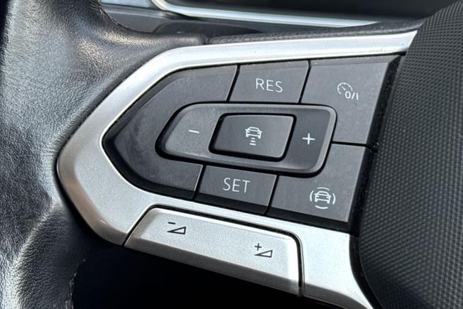 VOLKSWAGEN Tiguan Allspace Photo 16