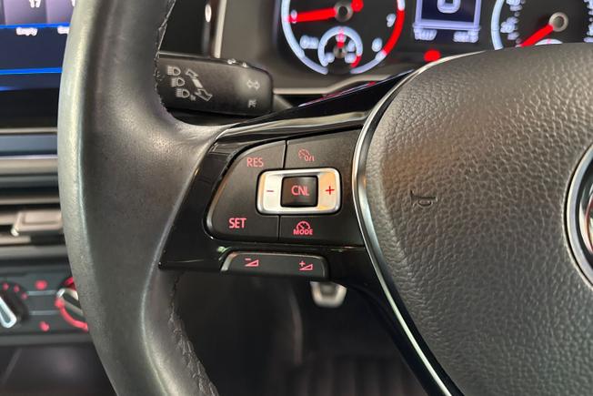 VOLKSWAGEN Polo Photo 16