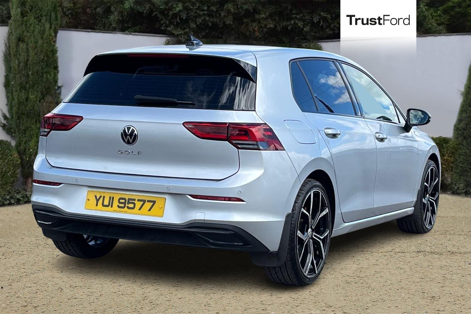 Volkswagen GOLF Photo 3