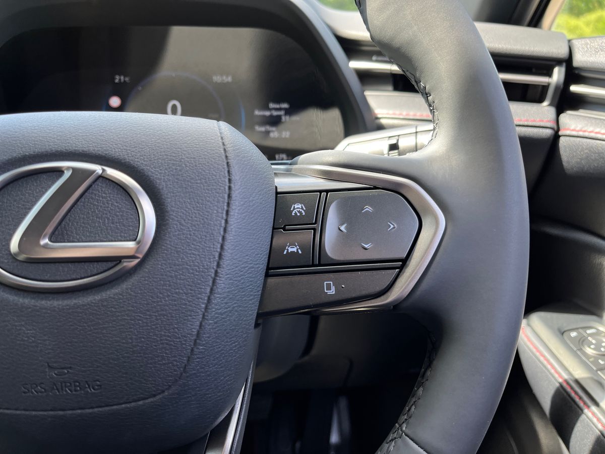 Lexus LBX Photo 16