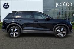 VOLKSWAGEN Tiguan Photo 4