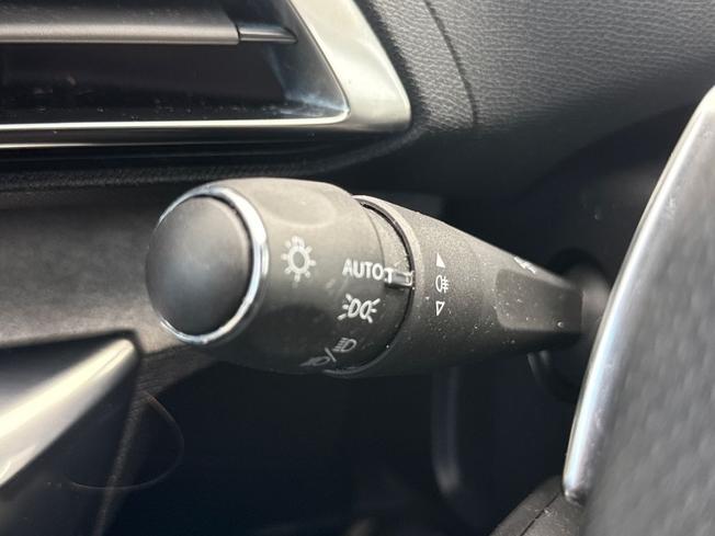 PEUGEOT 5008 Photo 51
