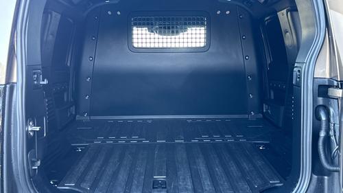 Land Rover Defender Photo autoimg-2123436801ed0dad39abedf032a4e6b7d4f785cc.jpg