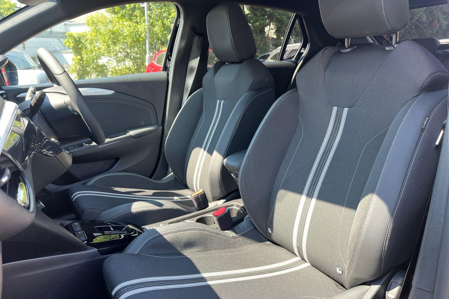 Vauxhall CORSA Photo 18