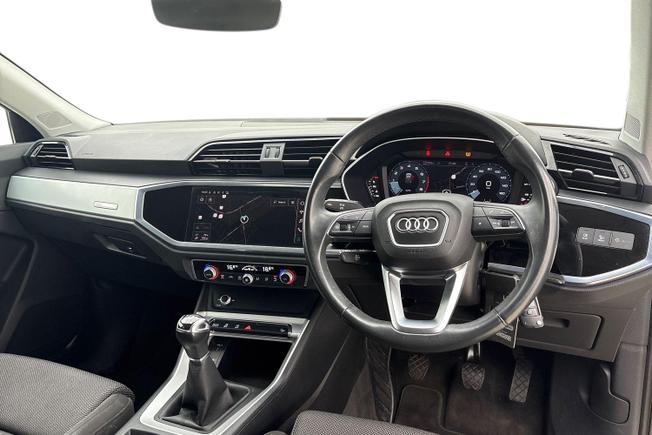 AUDI Q3 Photo 11