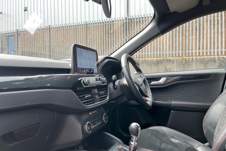 Ford KUGA Photo autoimg-21325fd5a9f159d4644e6efe8b0fdf87a0393f18.jpg