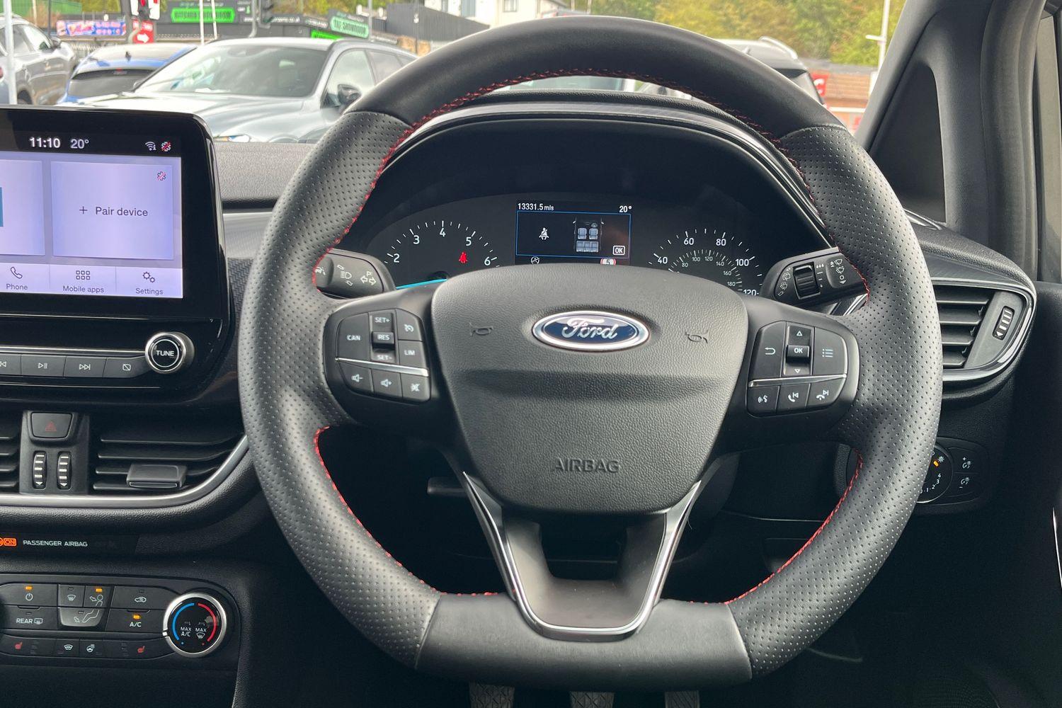 Ford FIESTA Photo 11