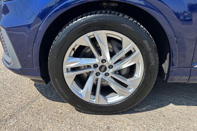 AUDI Q7 Photo 26