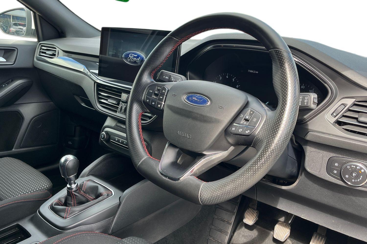 Ford Focus Photo 8