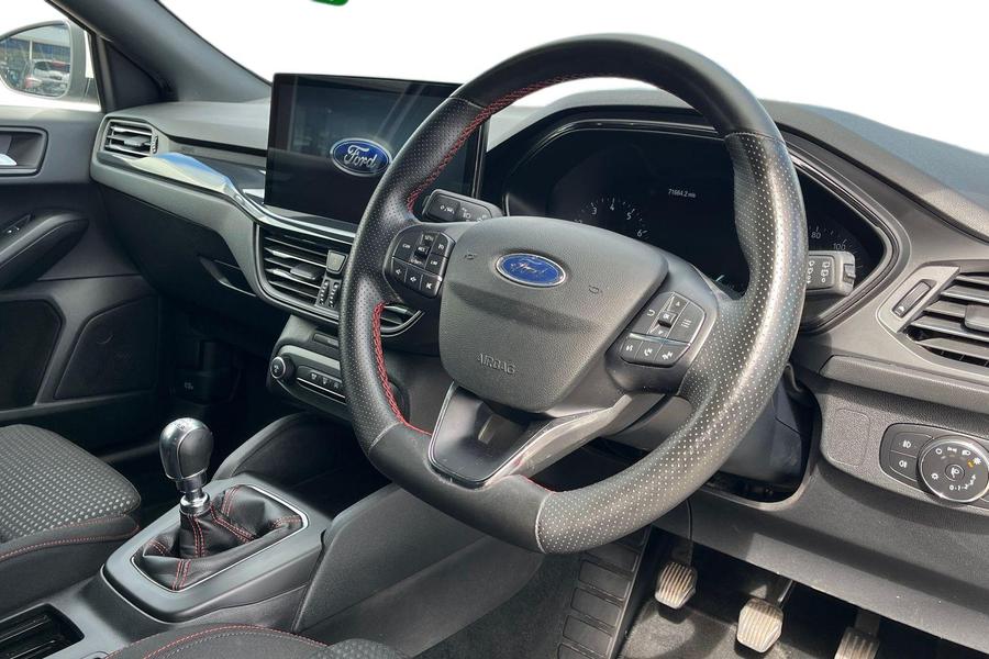 Ford Focus Photo autoimg-2136973ab61493ab36747a80625f16fb7b3a37c7.jpg