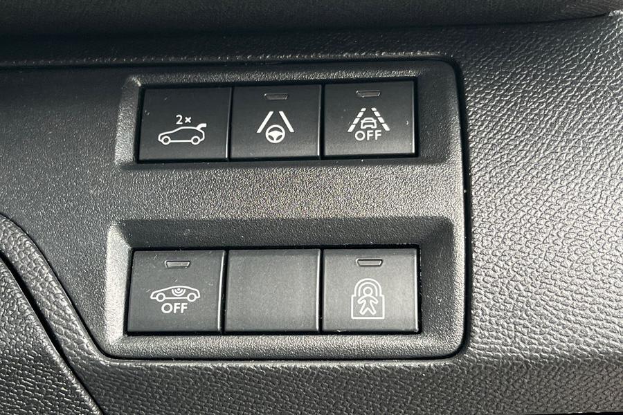 Peugeot 5008 Photo autoimg-213cdbffc870a9d1b416b5f51d6140e664867147.jpg