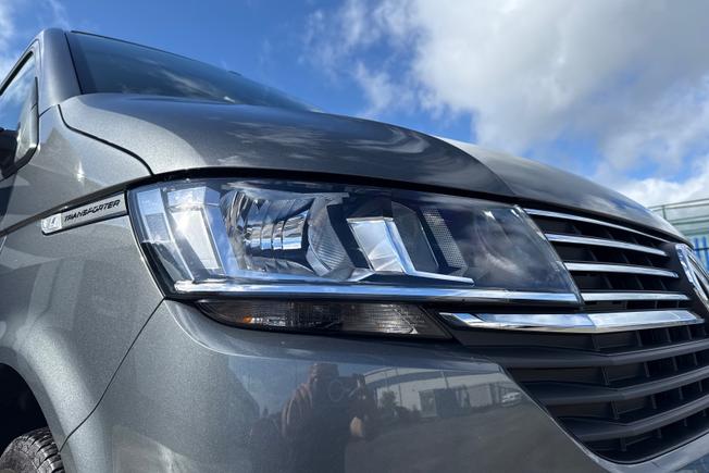 Volkswagen Transporter Shuttle Photo 19