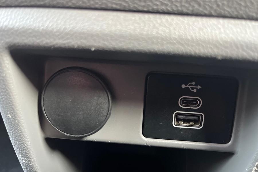 Ford TRANSIT CUSTOM Photo autoimg-213e48eb88bdc8a8318775e5c4901d2e80fb5c31.jpg