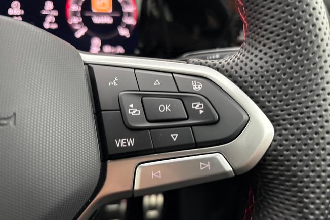 VOLKSWAGEN Golf Photo 17