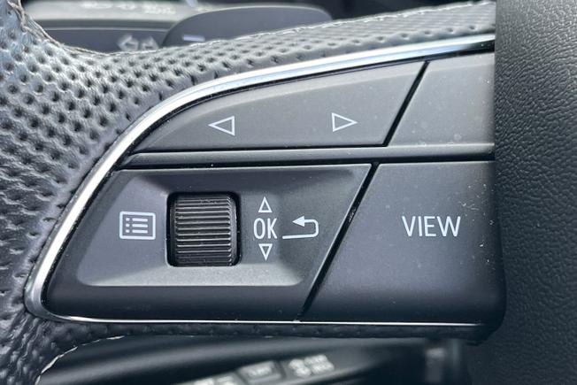 AUDI Q3 Photo 16