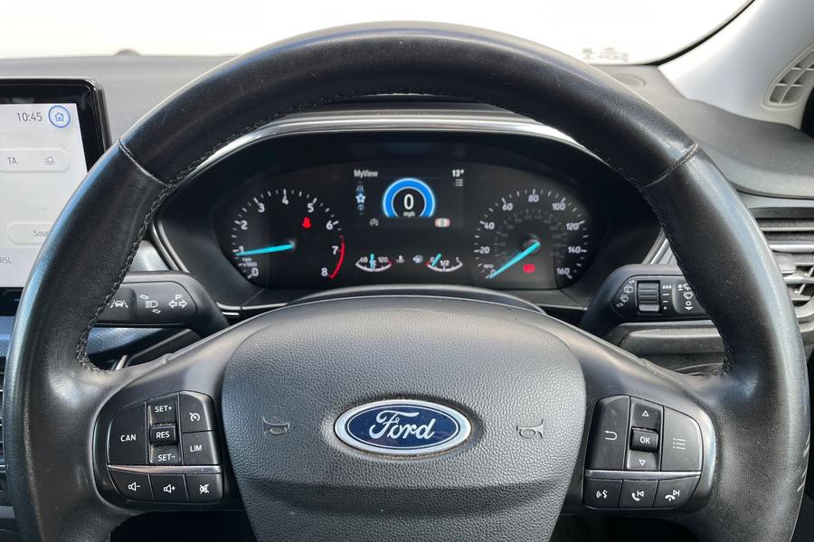 Ford Focus Photo autoimg-213fda2b65e34d267f0b1de6bf7985c01626659f.jpg