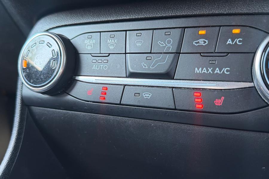 Ford FIESTA Photo autoimg-21460b9ecc66e1cb465144e7a8fc2806408fc56c.jpg