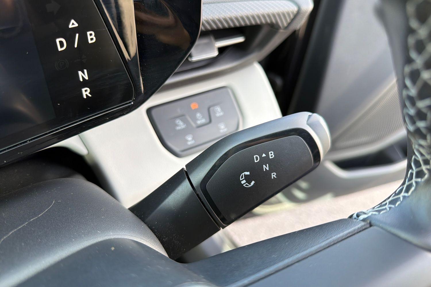 Ford EXPLORER Photo 14