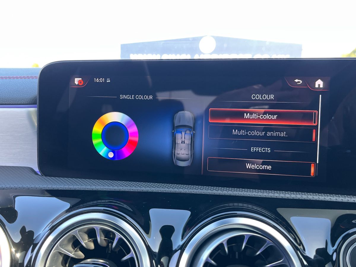Mercedes-Benz CLA Photo 40